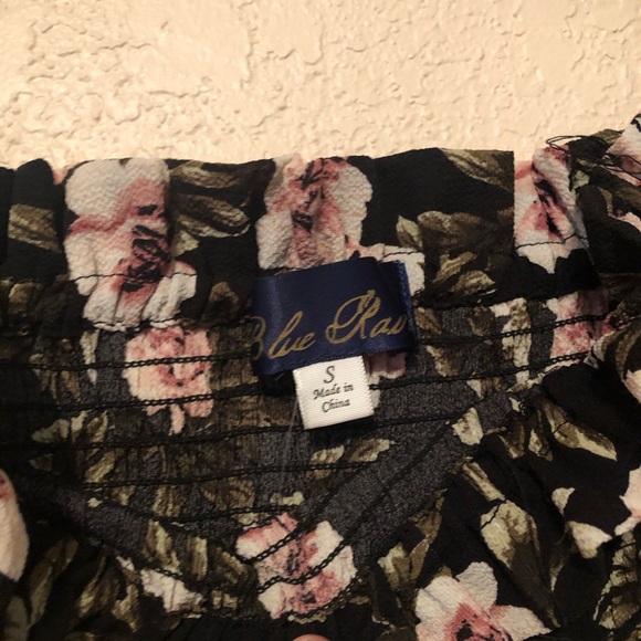 Off the Shoulder Floral Dress - Picture 4 of 4